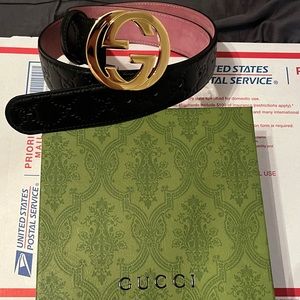 Men’s Black Gucci Signature Belt Gold Buckle Sz.90
